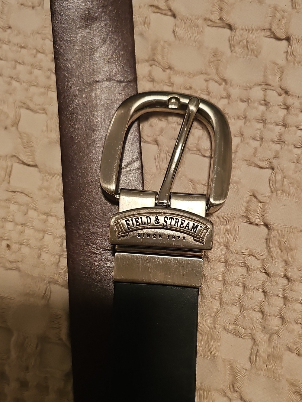 Field & Stream Reversable Dark Brown And Black Leather Belt with Silver Buckle